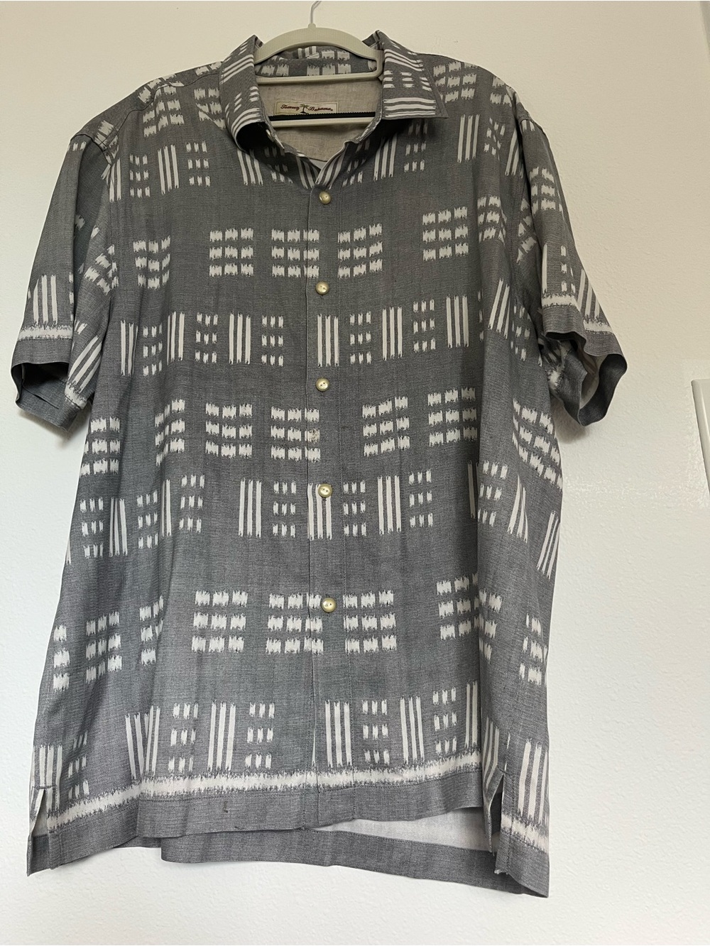 Tommy Bahama Grey and White Geometric Short-Sleeve Button-Down Shirt